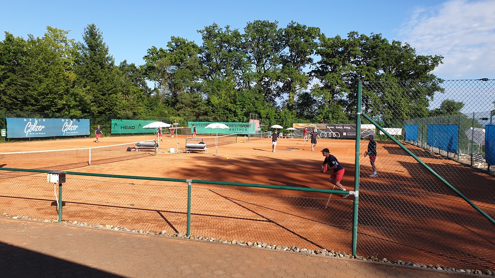 Spielbetrieb auf der Tennisanlage